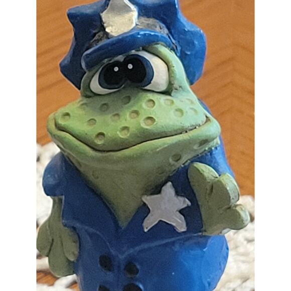 Russ Berrie Police Officer & Cowboy Frog Kathleen Kelly Copkin Figures Lot of 2 - Picture 4 of 12